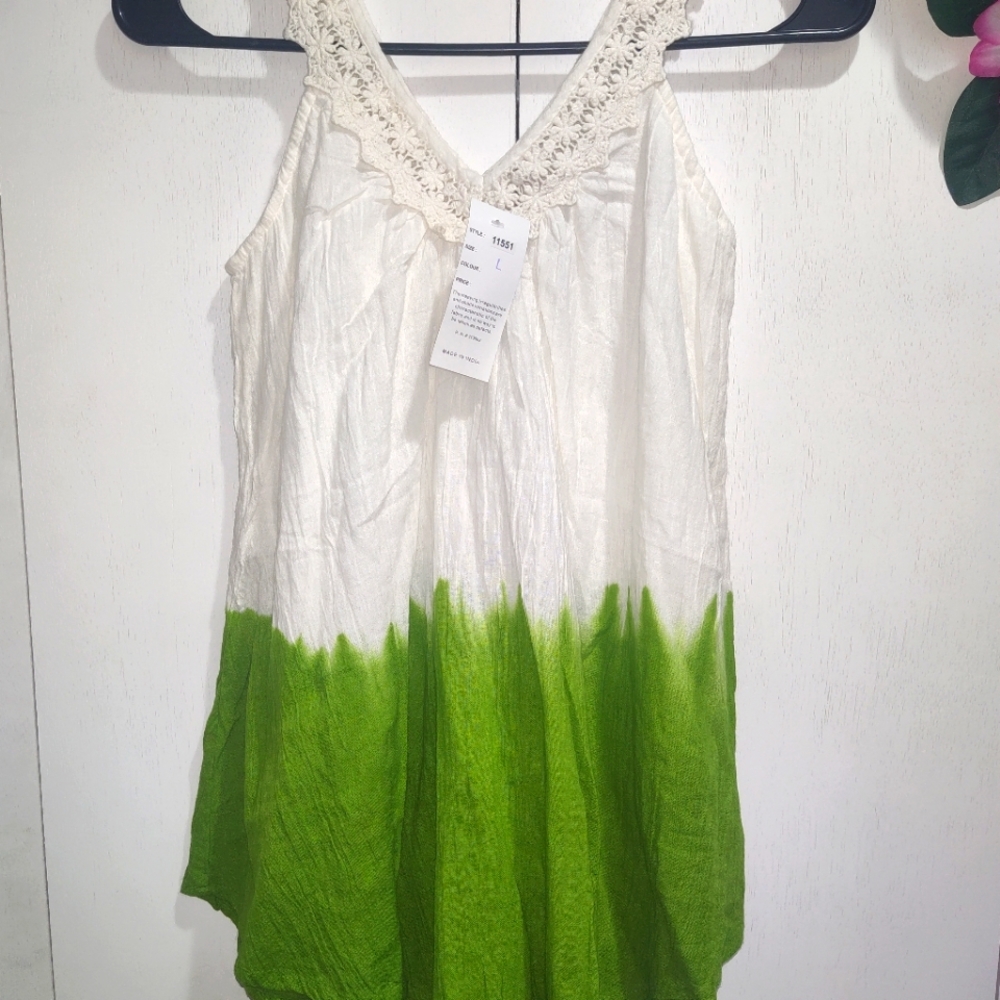 NWT India Boutique Size L Flowing V-Neck Tank Ombre White and Green